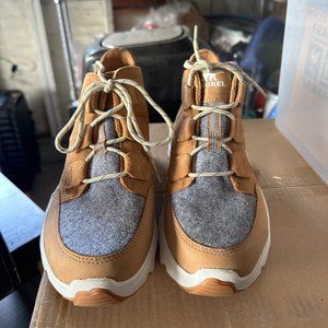 Women's Kinetic Breakthru Caribou Sneaker Boot (Size 8)